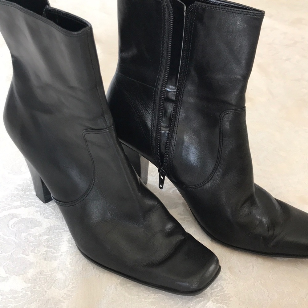 Nine West Black Boots zip up heels 7 M square toe